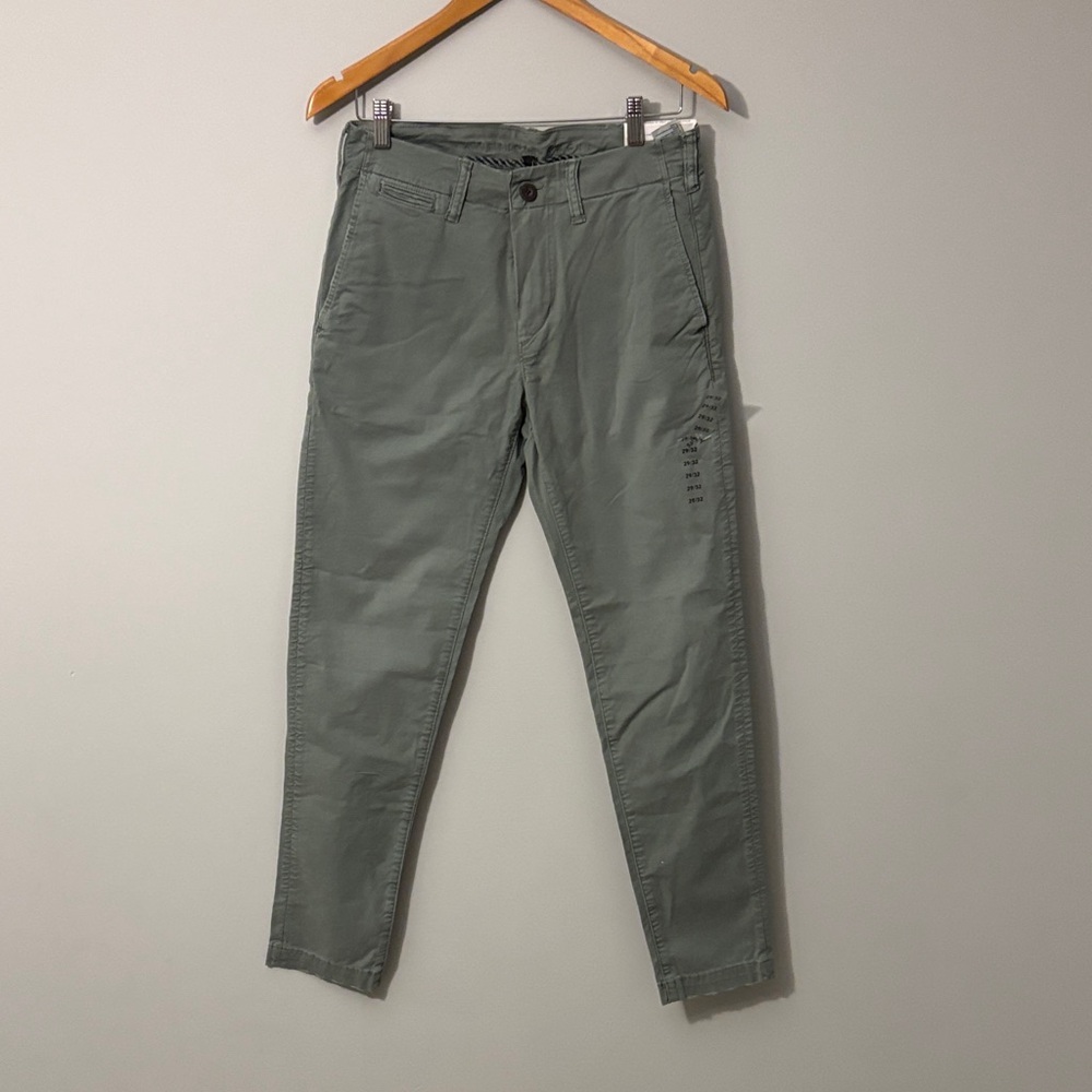 LAST CHANCE : AE Women's Olive Chinos